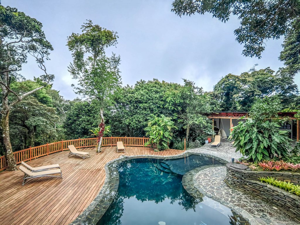 Hotel Pool