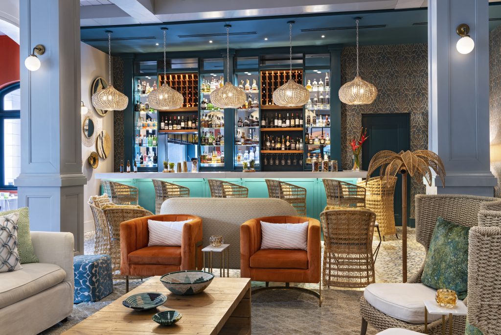 bar
