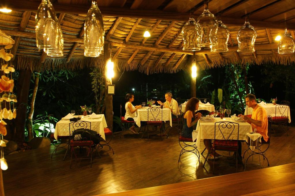 restaurant