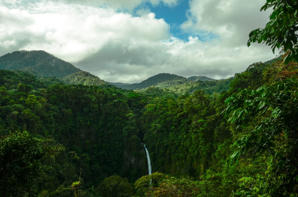 la fortuna waterfall