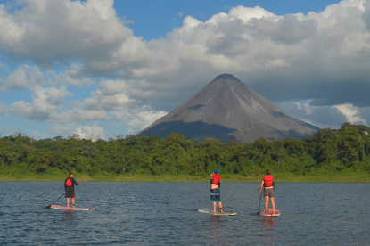 stand-up-paddle-on-lake-arena